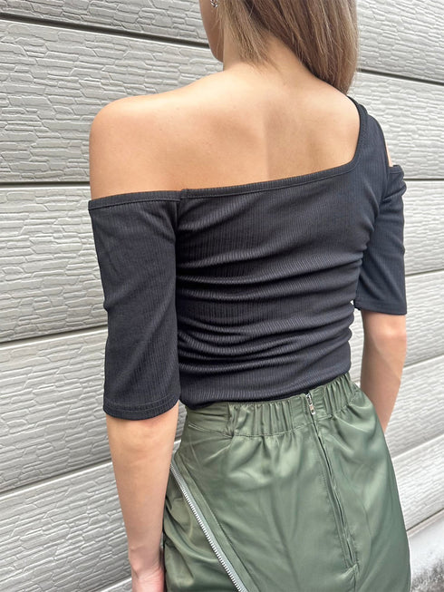 アシメデザインカットリブTOP